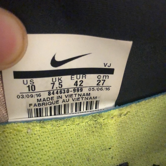 Nike Sneakers - Picture 6 of 6